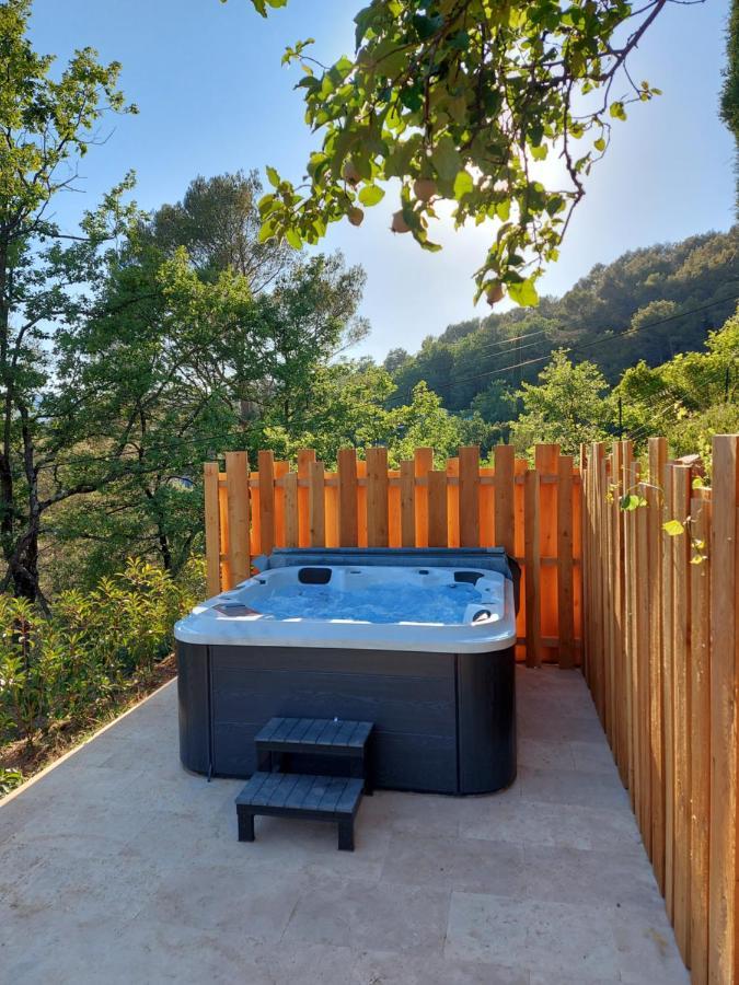 Maison A La Campagne Avec Spa Et Piscine Tourrettes-sur-Loup Eksteriør bilde